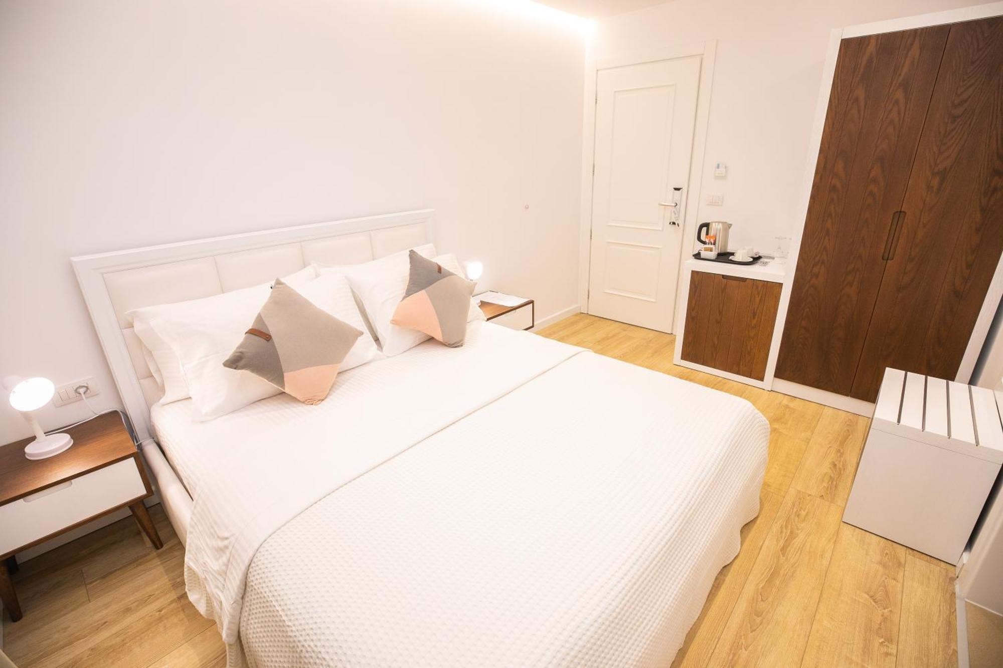 Hotel Elior Tirana Exterior photo