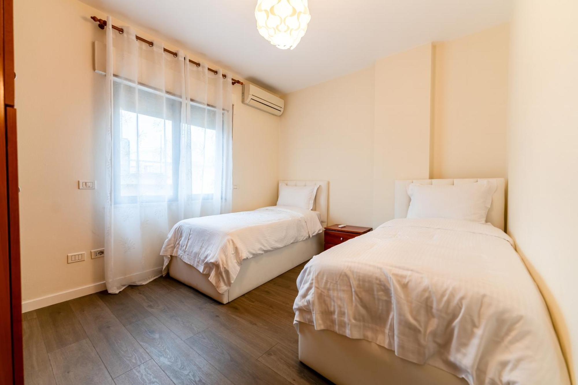Hotel Elior Tirana Exterior photo