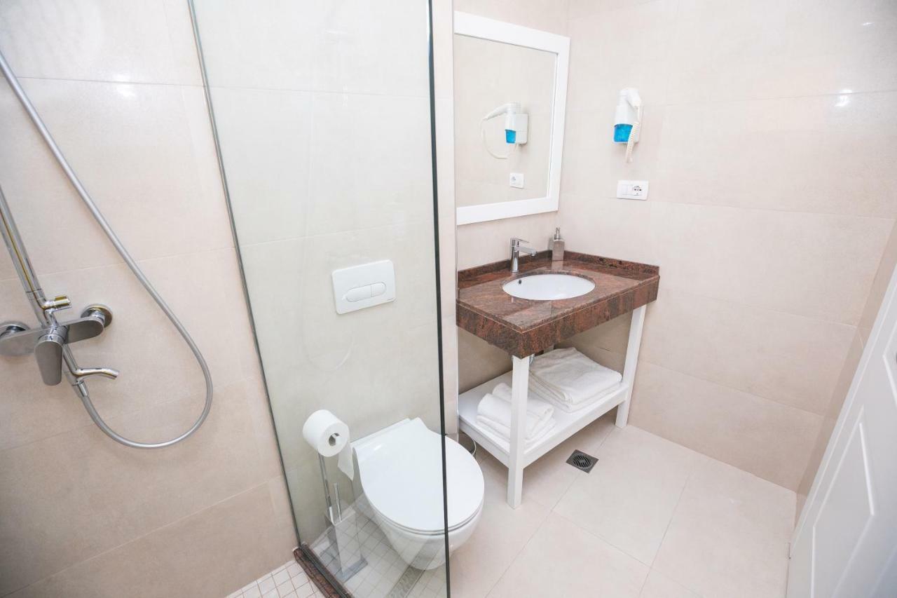Hotel Elior Tirana Exterior photo